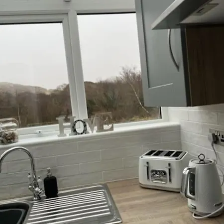 Charm ,3 Bedrooms , 4 Beds,2 Bathrooms Clifden