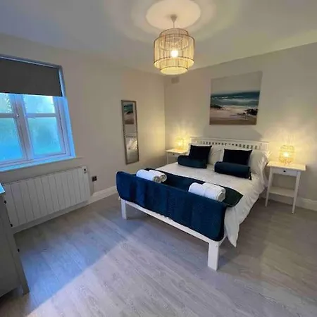 Charm ,3 Bedrooms , 4 Beds,2 Bathrooms * Clifden