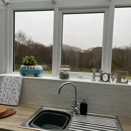 Charm ,3 Bedrooms , 4 Beds,2 Bathrooms Nyaraló Clifden