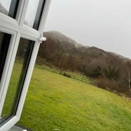 Charm ,3 Bedrooms , 4 Beds,2 Bathrooms * Clifden