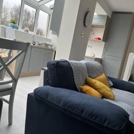 Nyaraló Charm ,3 Bedrooms , 4 Beds,2 Bathrooms